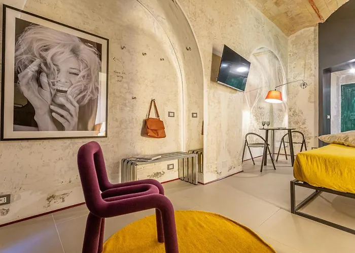Ruins_Design Loft 150 Mt From Colosseum